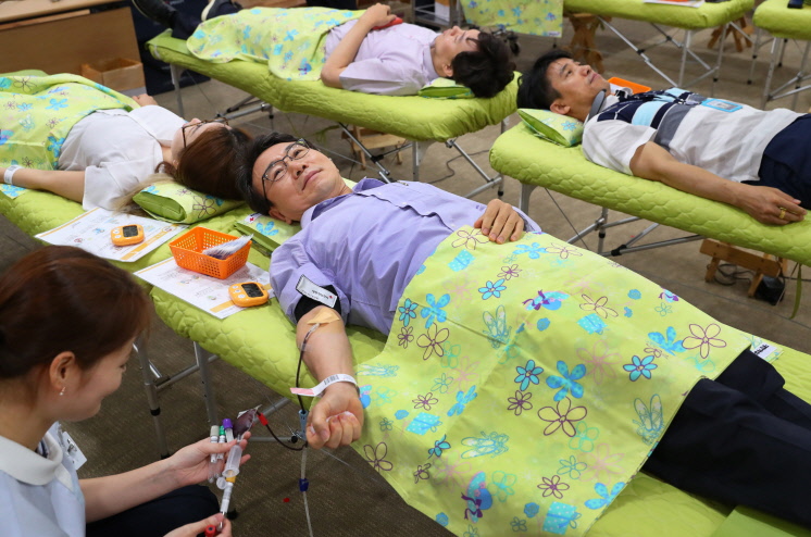 보건복지부 직원들 헌혈 사진3