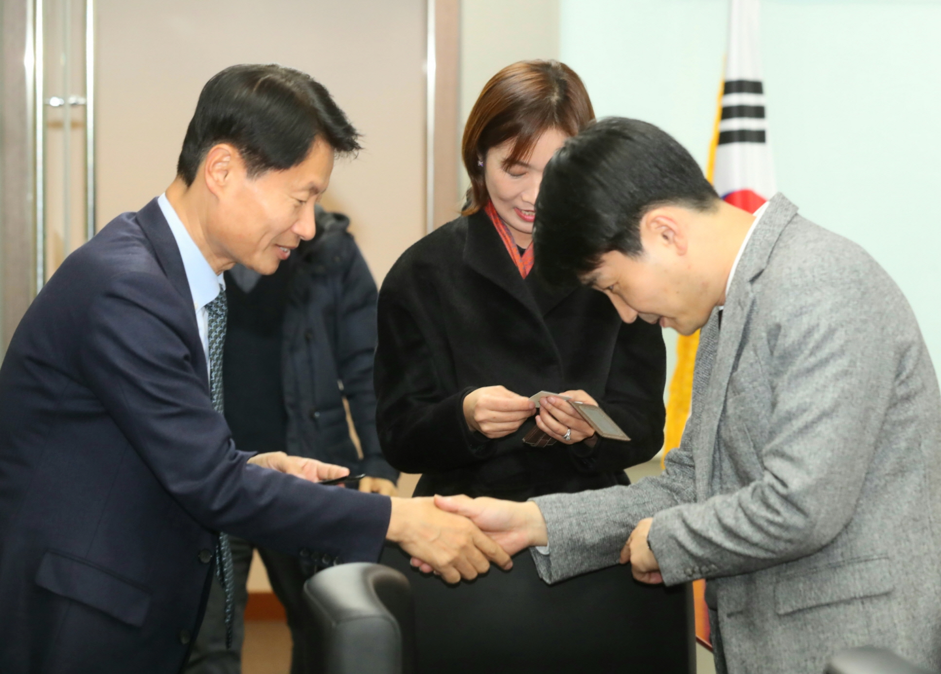 「재난적의료비지원 정책심의위원회」제1차 회의 개최 (12.10) 사진2