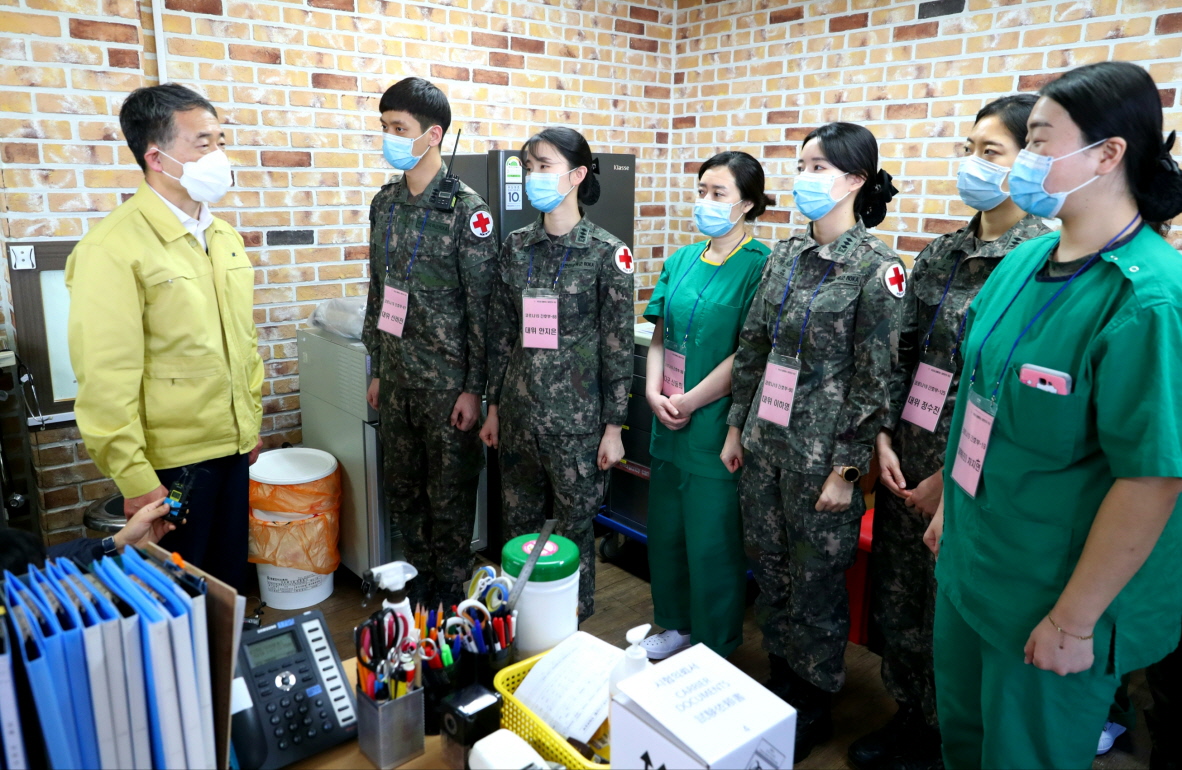 박능후 중앙재난안전대책본부 1차장, 국군대구병원 감염병 전담병원 격려 방문 사진14