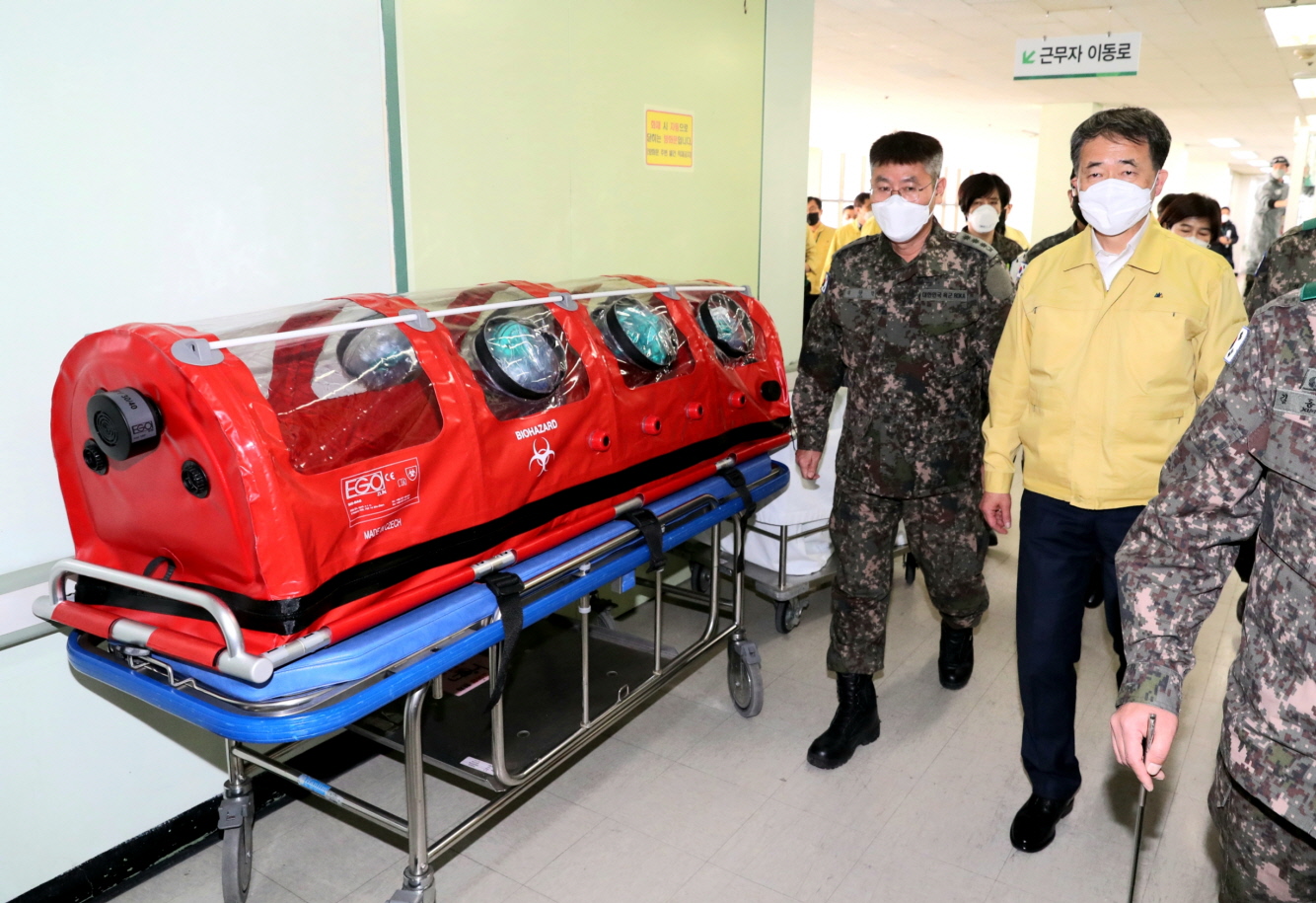 박능후 중앙재난안전대책본부 1차장, 국군대구병원 감염병 전담병원 격려 방문 사진7