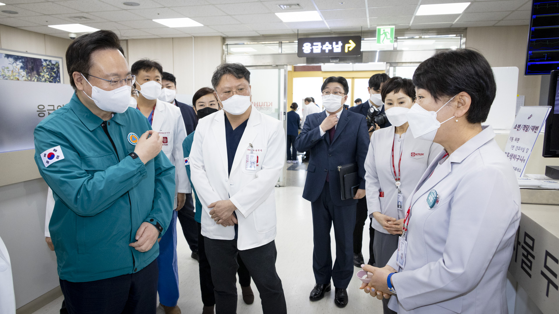 경북대학교병원 중증·응급 비상진료 현장점검 및 의료진 격려 사진24