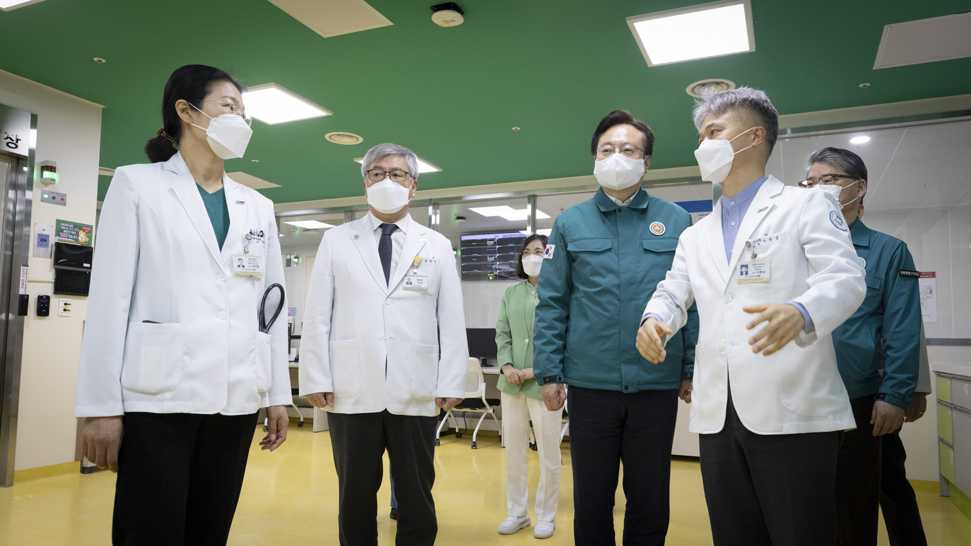 전북대학교병원 중증·응급 비상진료 현장점검 및 의료진 격려 사진37