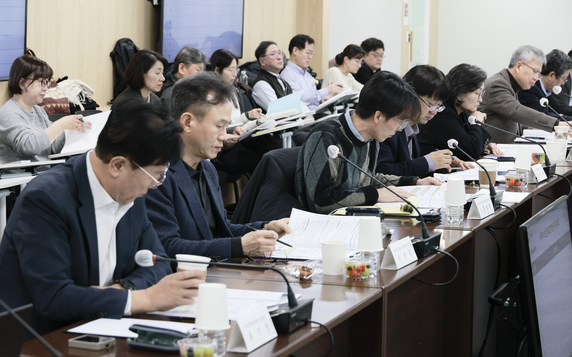 「보건의료정책심의위원회」 5차 회의(1.27.)에서 수급추계 공급 1안과 의학교육 여건을 반영한 방안 논의 사진23
