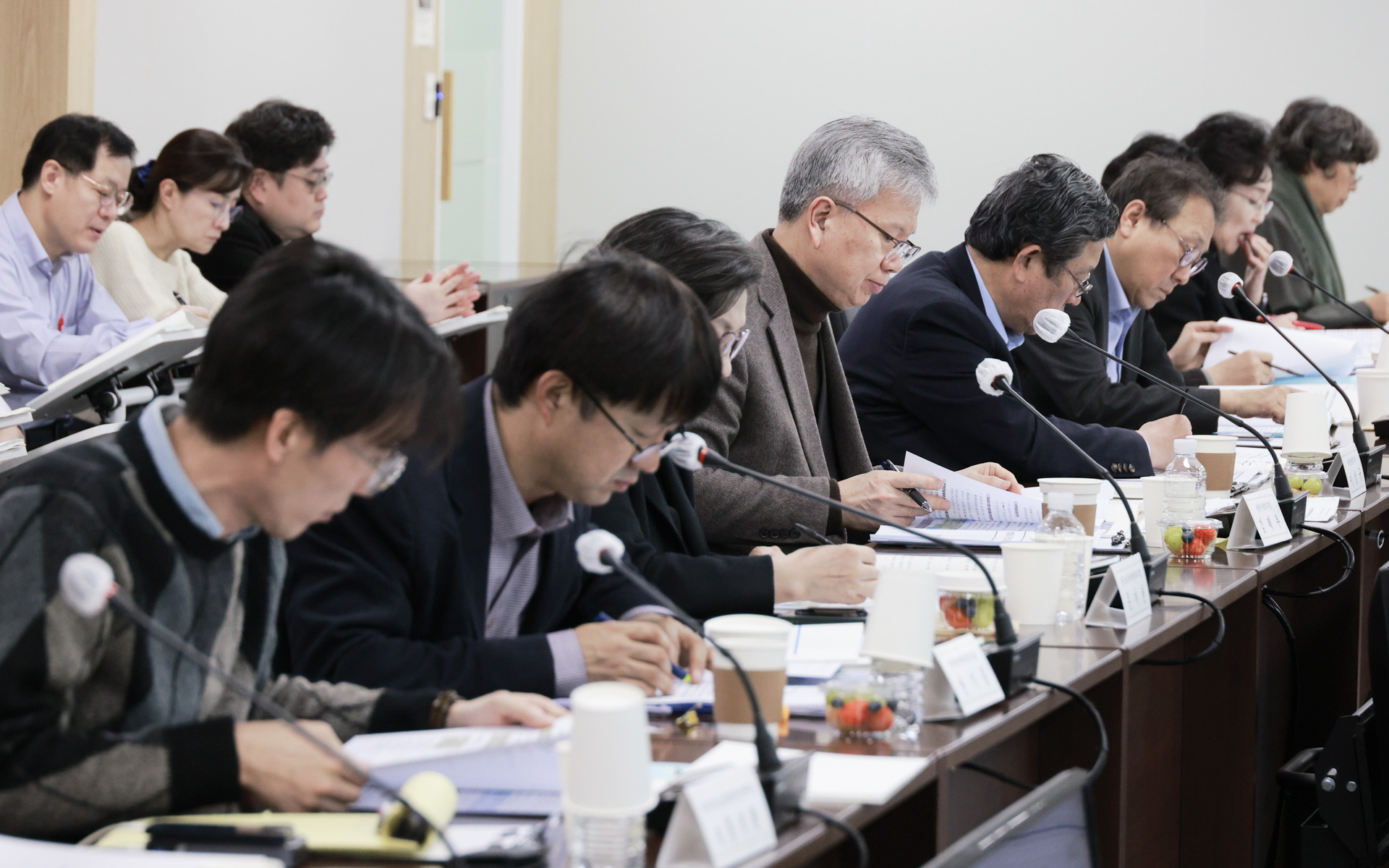 「보건의료정책심의위원회」 5차 회의(1.27.)에서 수급추계 공급 1안과 의학교육 여건을 반영한 방안 논의 사진24