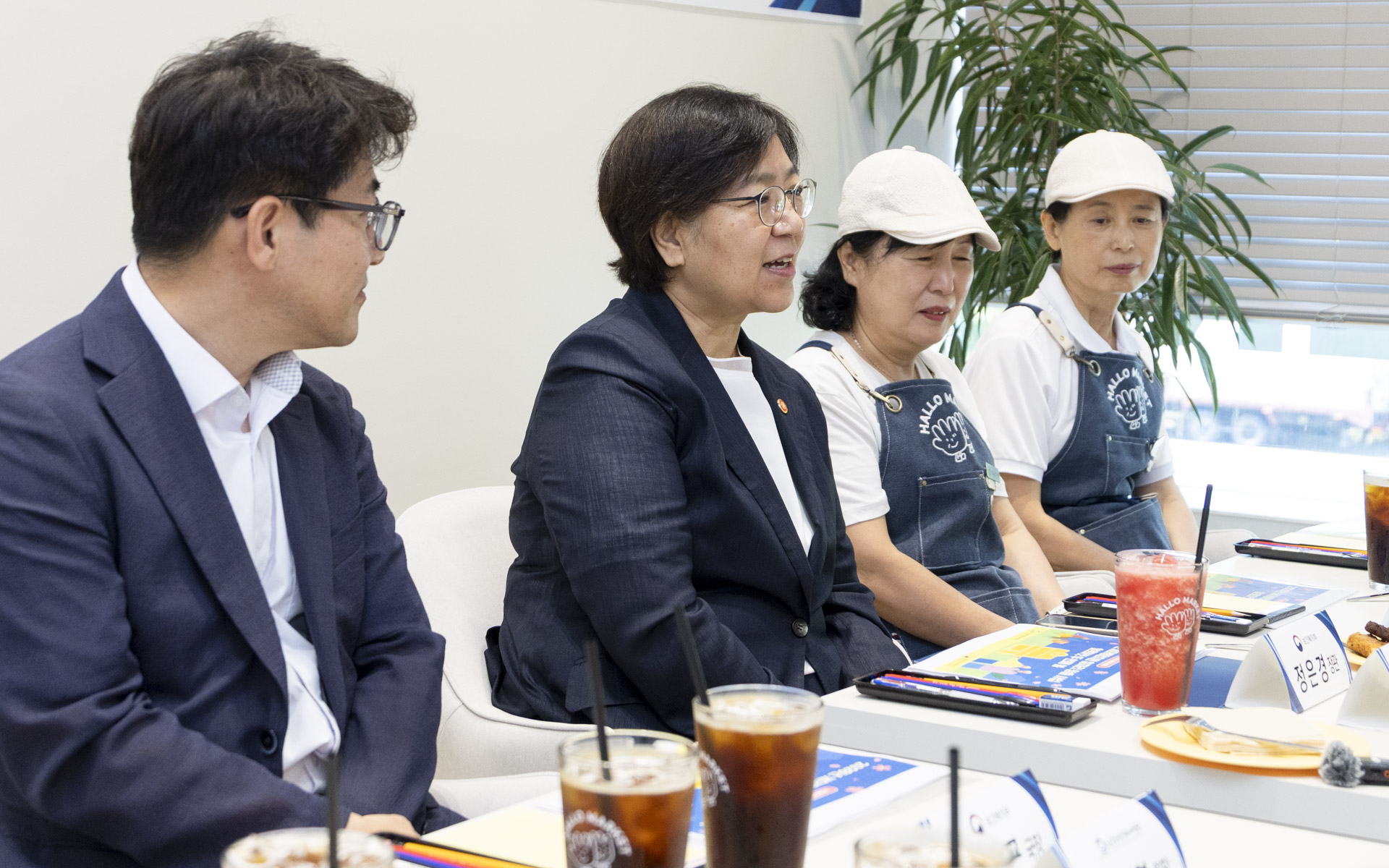 폭염에는 실외 활동 전면 중단, 정은경 장관, 폭염 속 노인일자리 현장 챙긴다 사진13