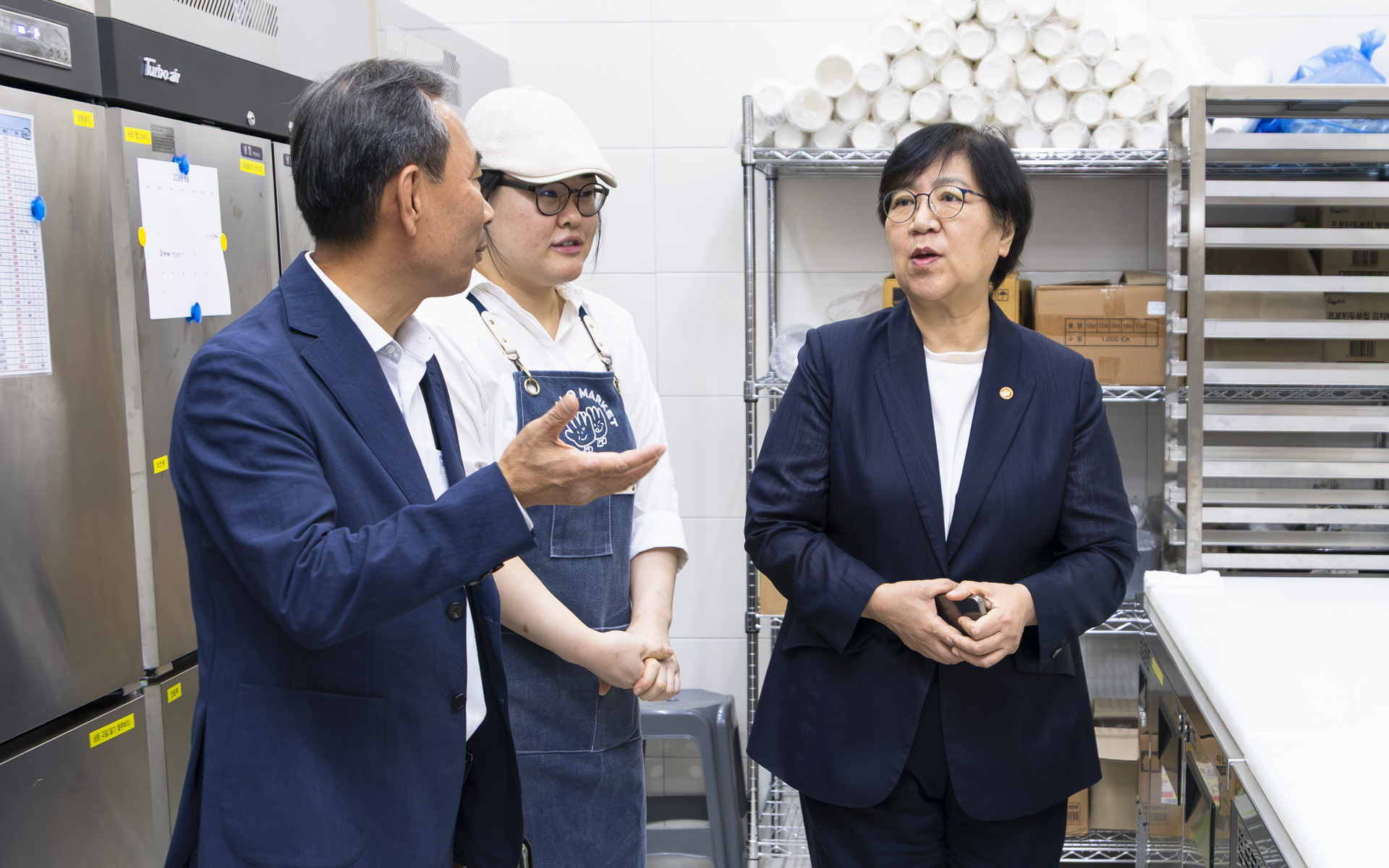 폭염에는 실외 활동 전면 중단, 정은경 장관, 폭염 속 노인일자리 현장 챙긴다 사진6