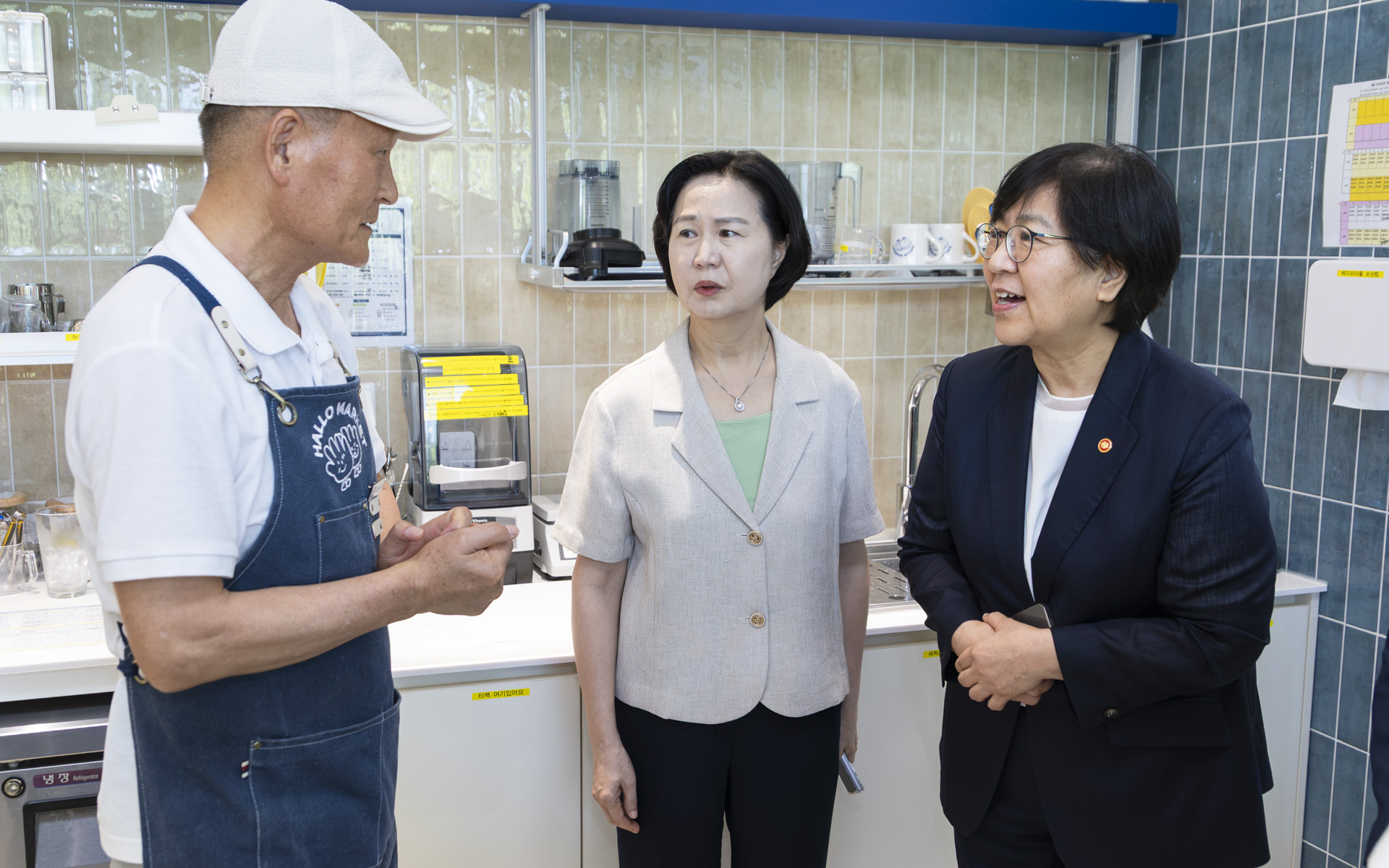 폭염에는 실외 활동 전면 중단, 정은경 장관, 폭염 속 노인일자리 현장 챙긴다 사진9