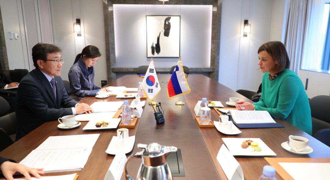 Signing of the Administrative Arrangement of the Korea-Slovenia Agreement on Social Security (April 18, 2019) 사진1