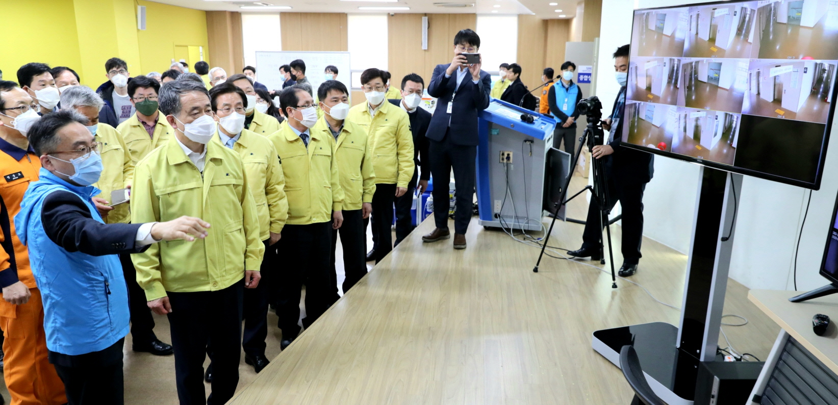 Park Neung-hoo, Vice Head 1 of the Central Disaster and Safety Countermeasures Headquarters, Attends the Opening Ceremony of the Gyeongbuk Daegu 3 Community Treatment Center (Mun-gyeong Seoul National University Hospital Training Center) 사진7