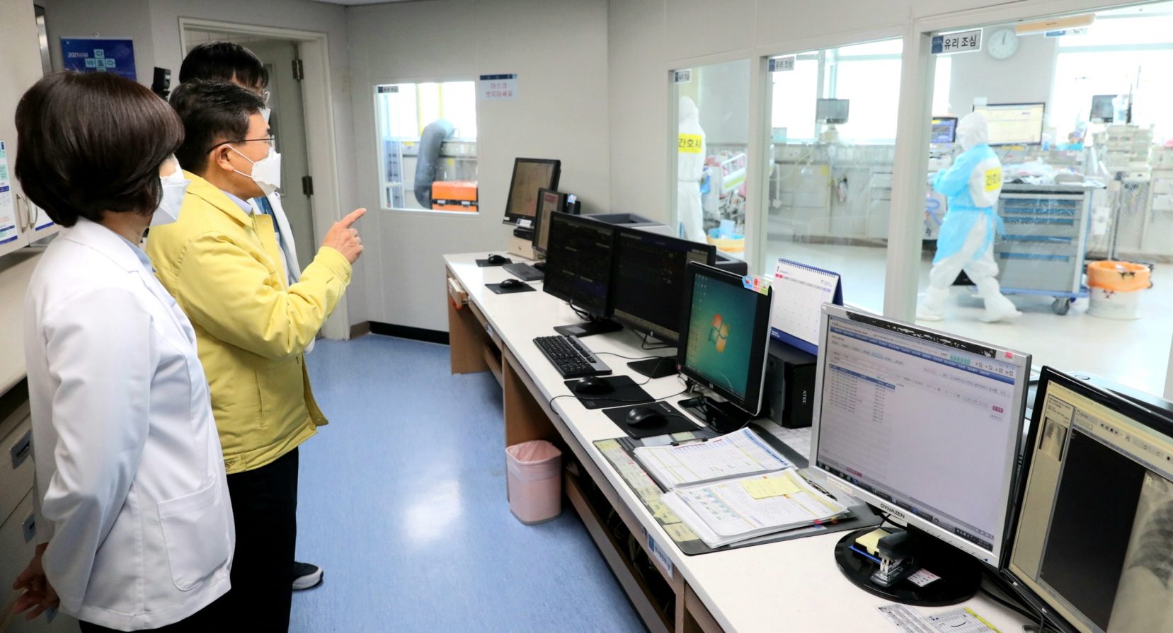Minister Kwon Checks Hospital Networks in North Gyeonggi for COVID-19 Treatment (January 3) 사진10