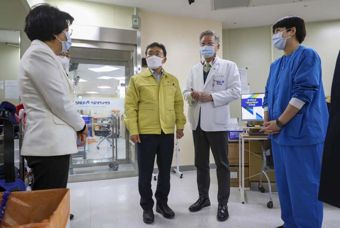 Health Minister and Major Hospitals Discuss Cooperation Amidst Pandemic 사진12