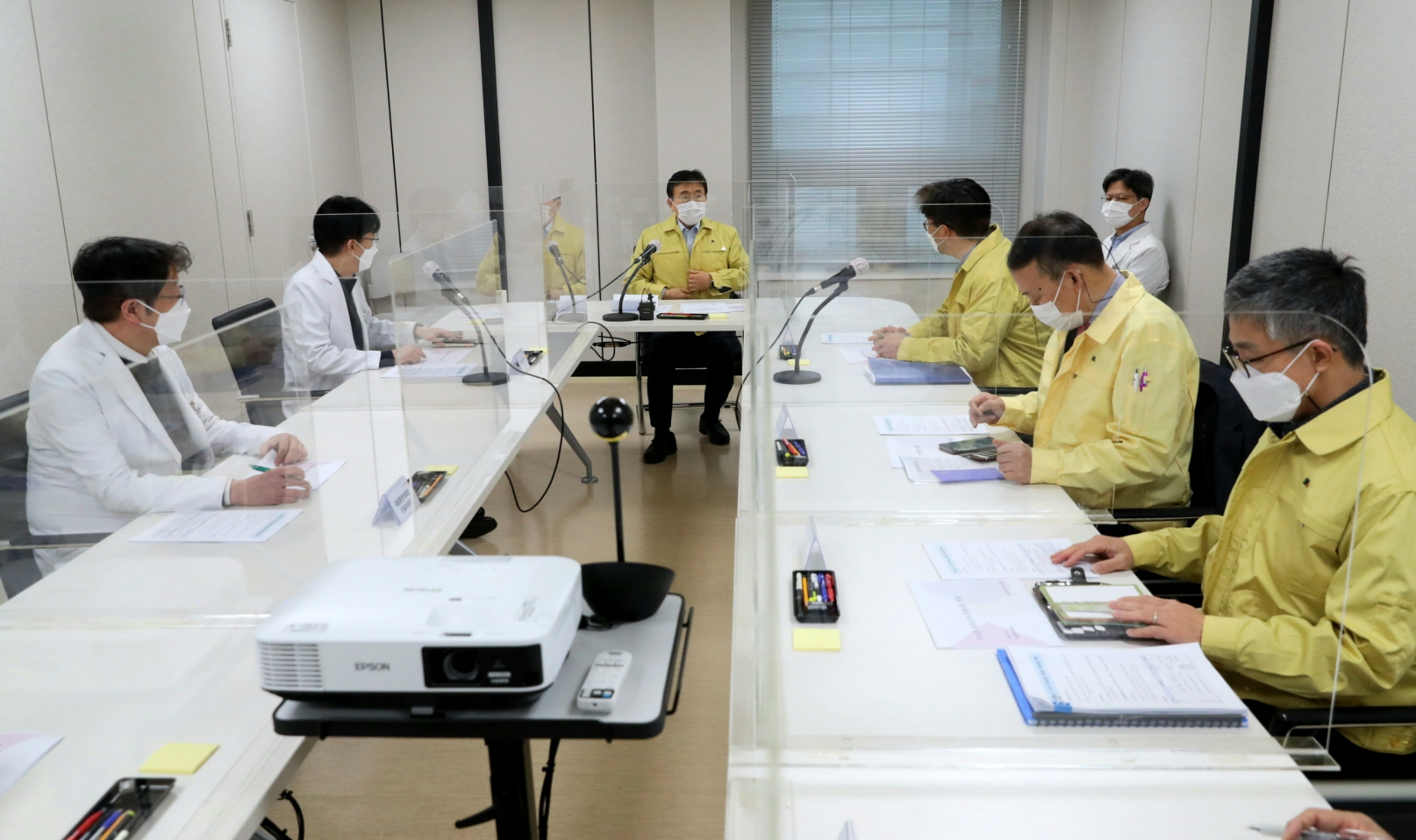Minister Kwon Visits Joint Situation Room in Seoul Area 사진2