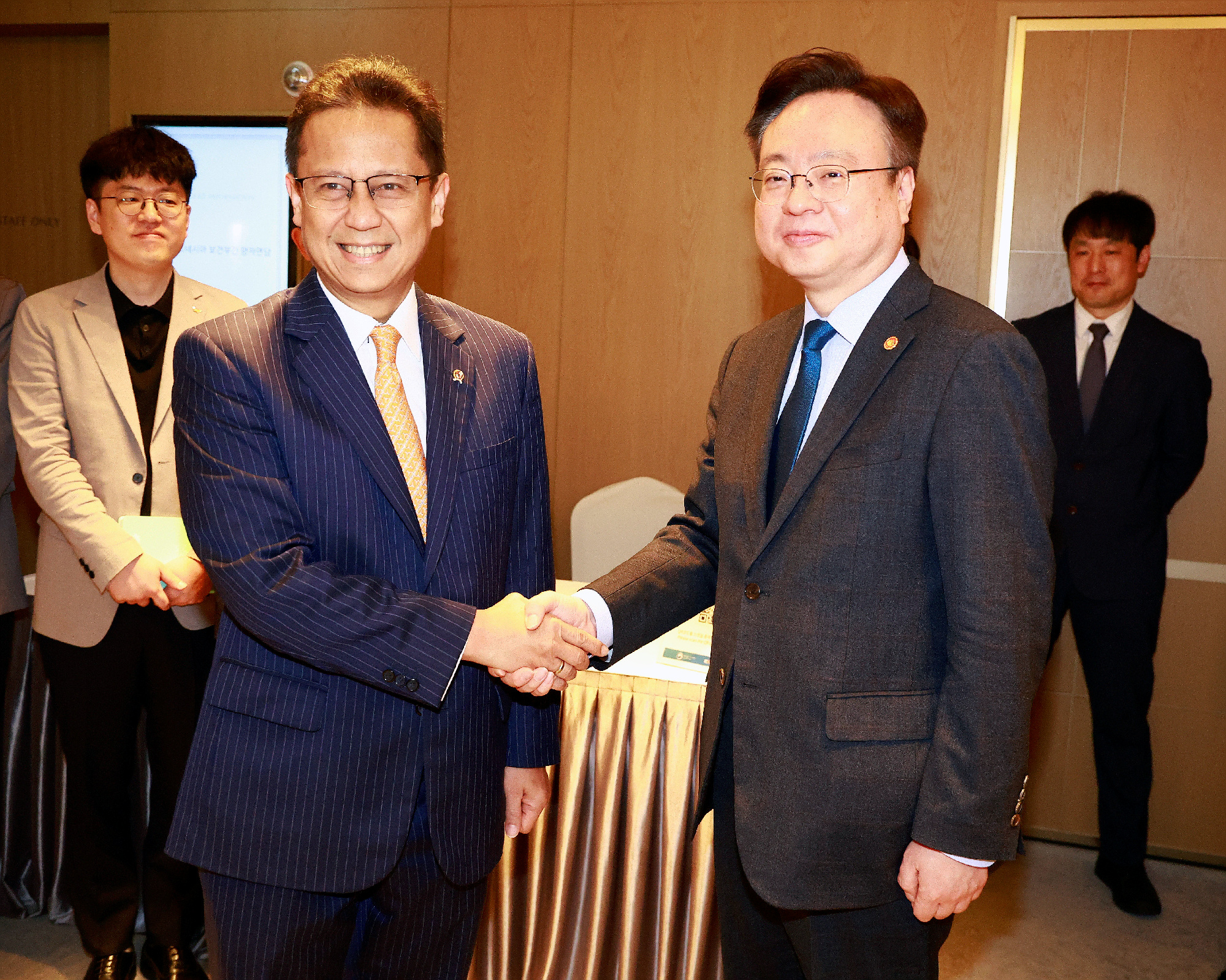 Minister of Health and Welfare Cho KyooHong Meets with Minister of Health of Indonesia 사진4