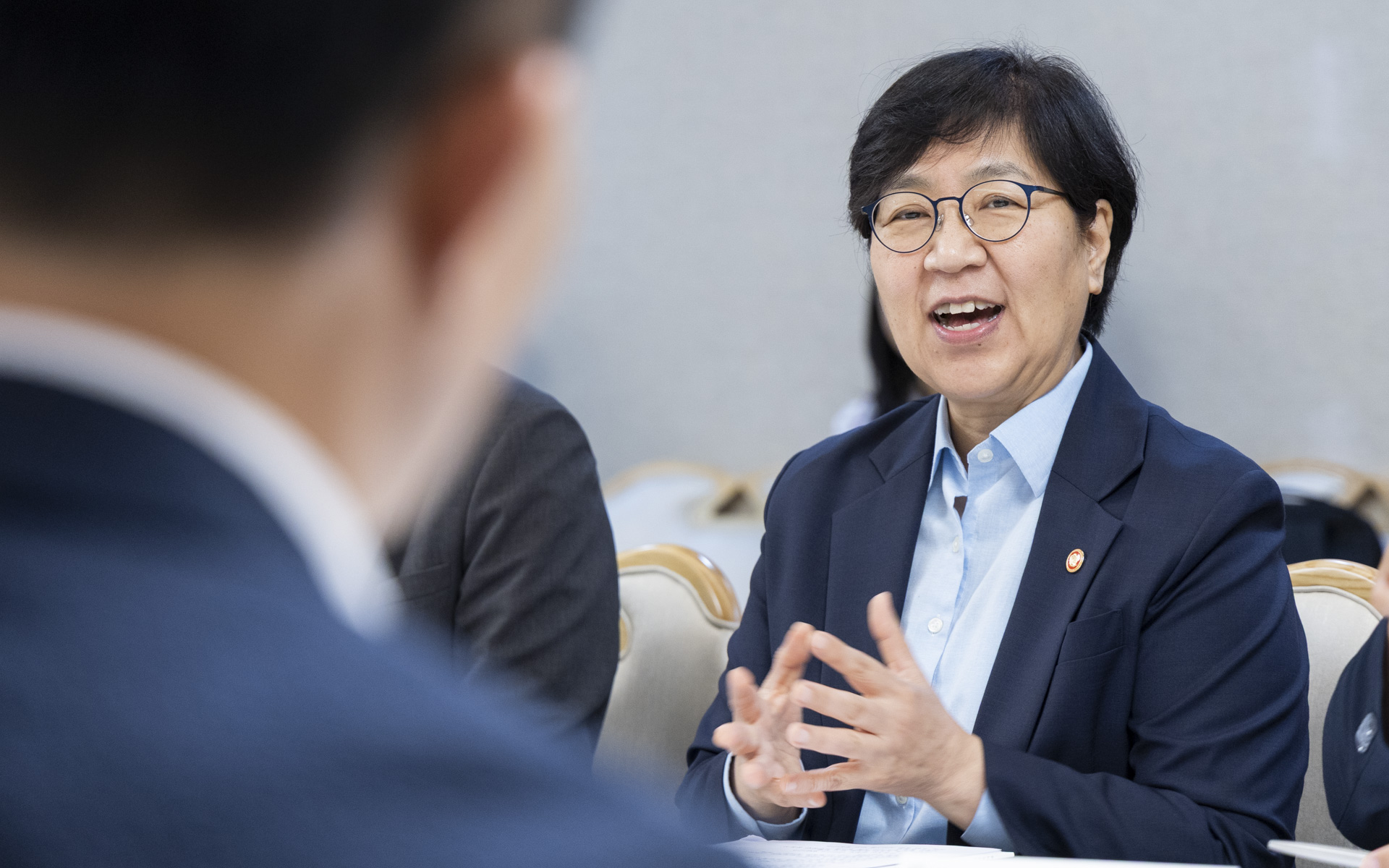 Central and Local Governments, Experts Review First 100 Days of Integrated Care